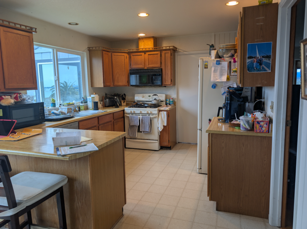 A client's kitchen before their Ultimate Building Solutions remodel.